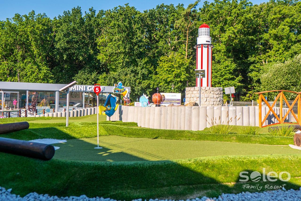 Soleo Family Resort - Domki 3 Min Od Morza - 3 Baseny, 4 Jacuzzi, Sauna, Animacje, Malpi Gaj, 3 Sale Zabaw, 4 Place Zabaw, 2 Restauracje Rewal Eksteriør bilde